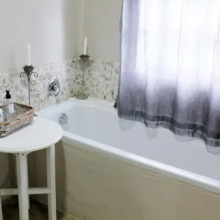 Karmichael Farm Guest House Himeville Room photo